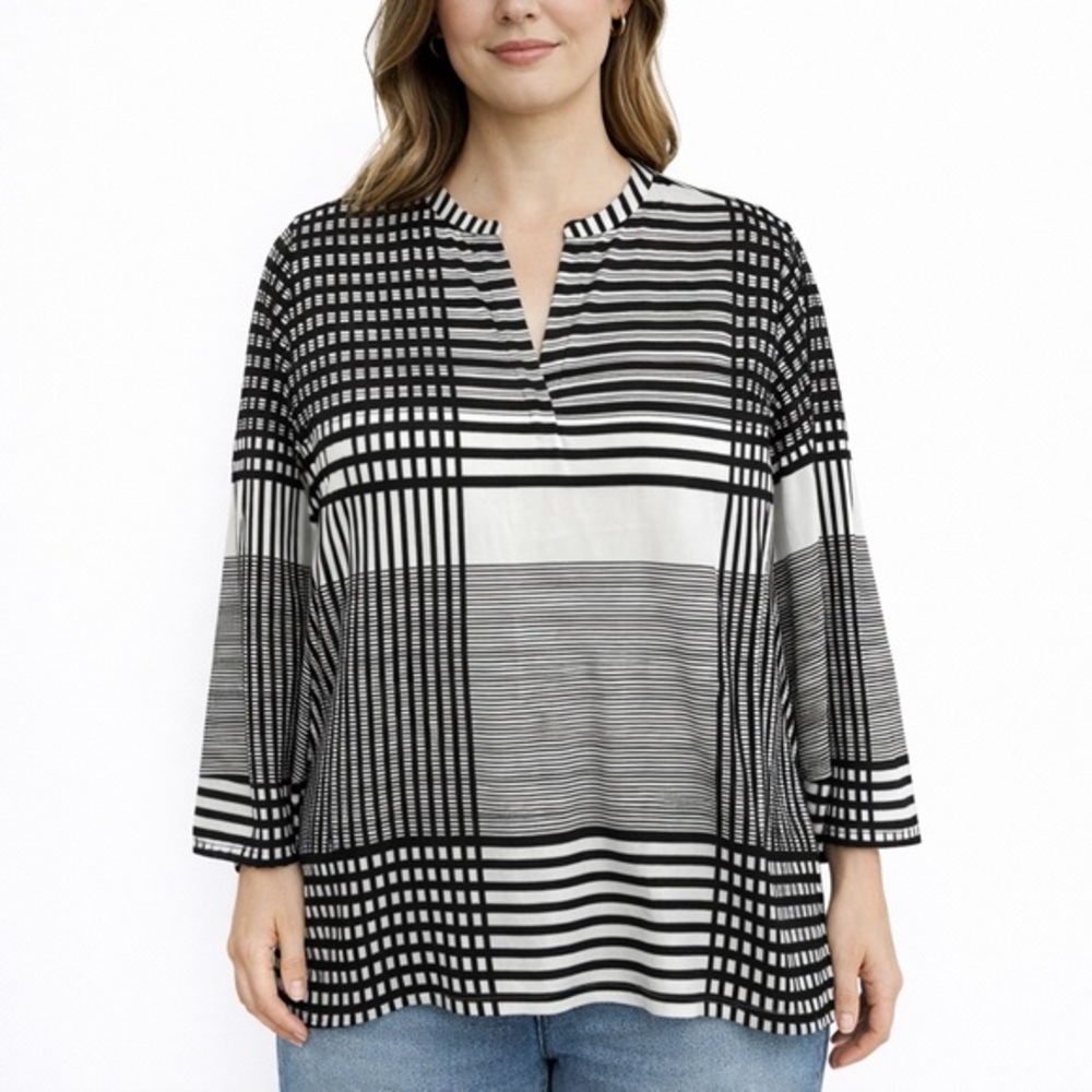 Calvin Klein Stylish Black and White Geometric Top XL